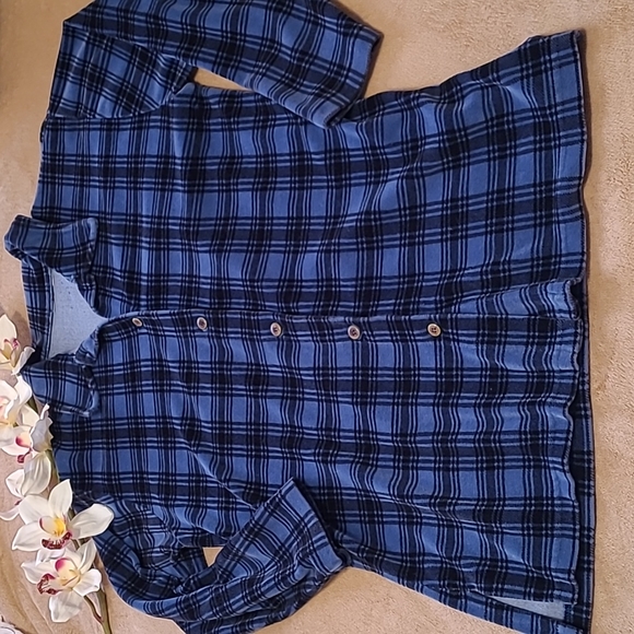 VELOUR Shacket / button up Top - Picture 3 of 16